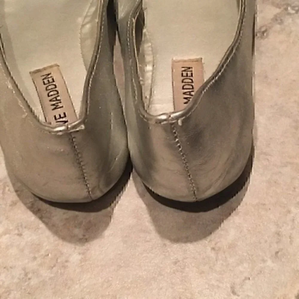 Steve Madden Girls size 13 silver sequin bow shoes